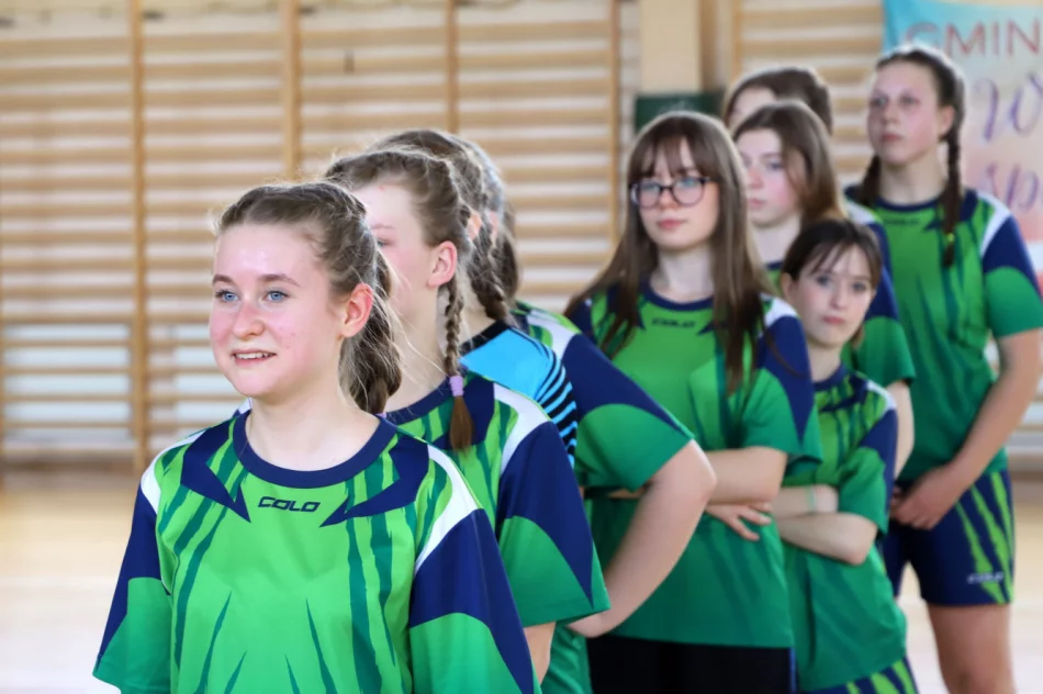 Dziewczyny z Rupniowa Mistrzyniami Gminy w piłce ręcznej młodzieży - zdjęcie 10