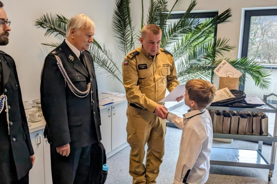 Gminne eliminacje turnieju wiedzy pożarniczej. - zdjęcie 6