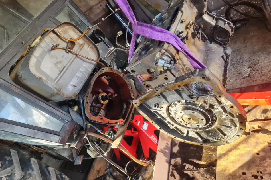 Naprawa Ciągników i maszyn -regeneracja - zdjęcie 2