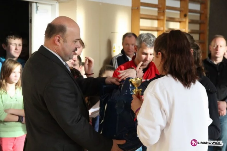 Pisarzowa najlepsza w siatkówce - zdjęcie 3