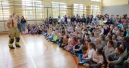 Spotkanie uczniów z grupą ratowniczą z OSP Męcina - zdjęcie 3