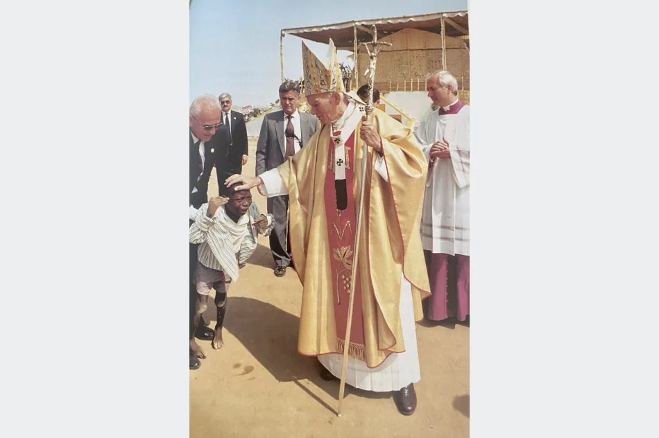 KAŻDE SPOŁECZEŃSTWO ABY DOBRZE FUNKCJONOWAĆ, ROZWIJAĆ SIĘ POTRZEBUJE AUTORYTETÓW - felieton  Janiny Firlej - zdjęcie 2