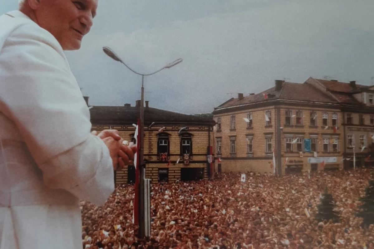 Wadowice: Radni zobowiązali burmistrza, by pozwał autorów reportażu "Franciszkańska 3"