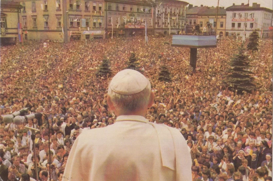 KAŻDE SPOŁECZEŃSTWO ABY DOBRZE FUNKCJONOWAĆ, ROZWIJAĆ SIĘ POTRZEBUJE AUTORYTETÓW - felieton  Janiny Firlej - zdjęcie 12