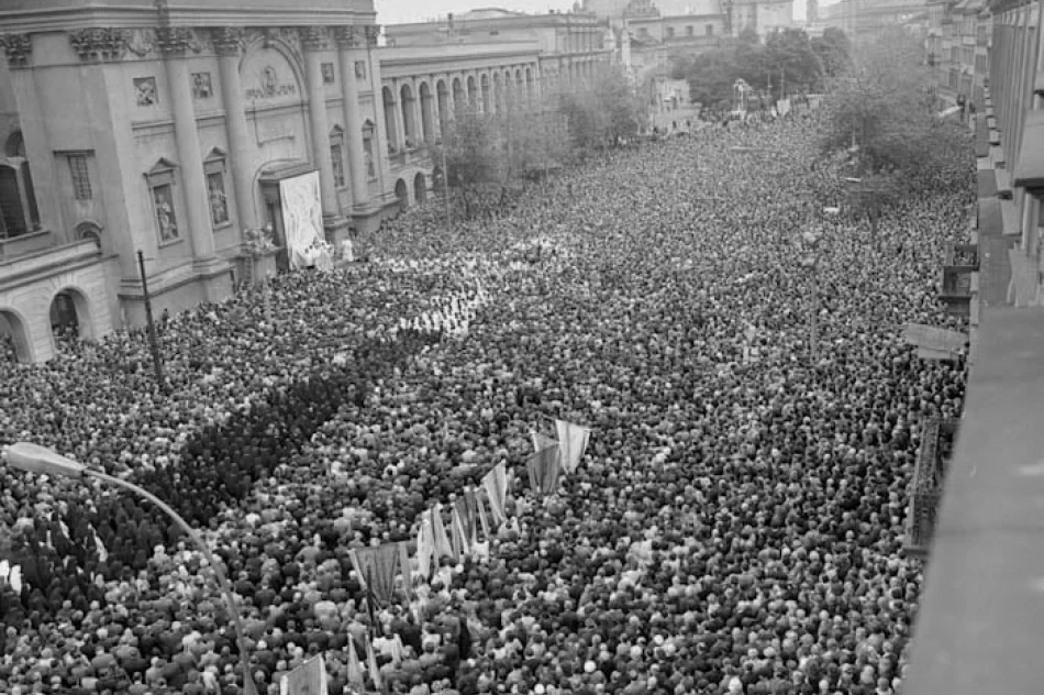 KAŻDE SPOŁECZEŃSTWO ABY DOBRZE FUNKCJONOWAĆ, ROZWIJAĆ SIĘ POTRZEBUJE AUTORYTETÓW - felieton  Janiny Firlej - zdjęcie 19