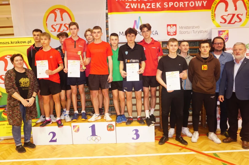 Limanowskie drużyny na podium z awansem do finałów wojewódzkich - zdjęcie 2