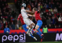 Polska przegrywa z Czechami 3:1. Straciliśmy dwie bramki w trzech pierwszych minutach - zdjęcie główne