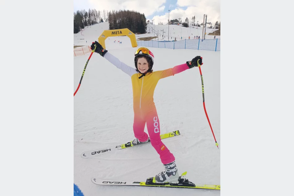 Uczennica limanowskiej „Dwójki” blisko podium w wojewódzkich zawodach w narciarstwie alpejskim - zdjęcie 9