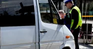 Kontrolowali busy: na 18 kontroli zatrzymano 7 dowodów rejestracyjnych - zdjęcie 3
