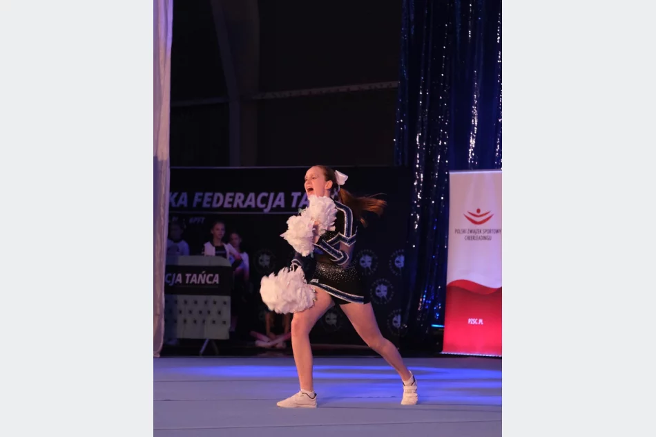 Limanowscy cheerleaderzy na Mistrzostwach Polski - zdjęcie 2