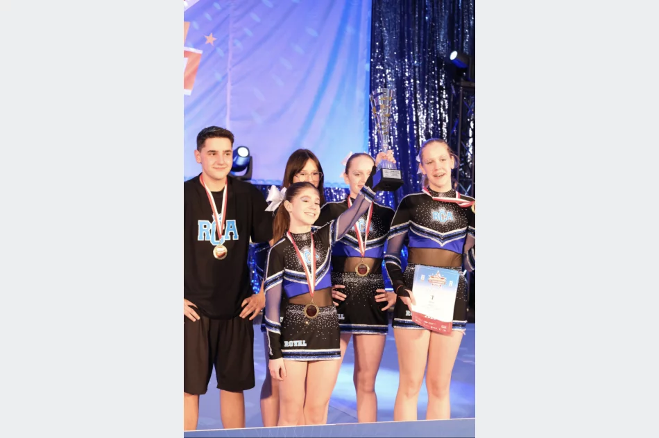 Limanowscy cheerleaderzy na Mistrzostwach Polski - zdjęcie 3