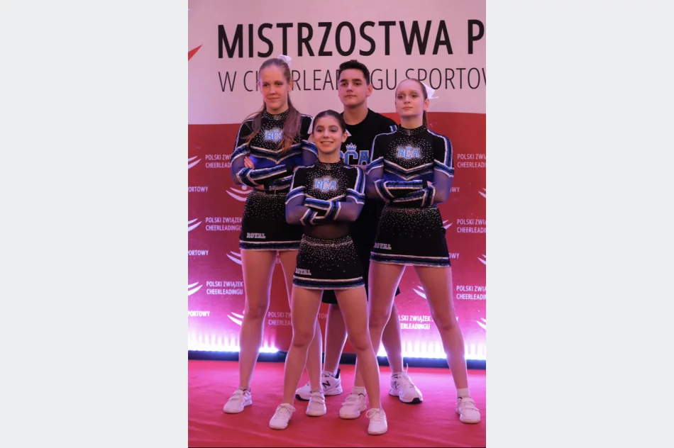 Limanowscy cheerleaderzy na Mistrzostwach Polski - zdjęcie 4