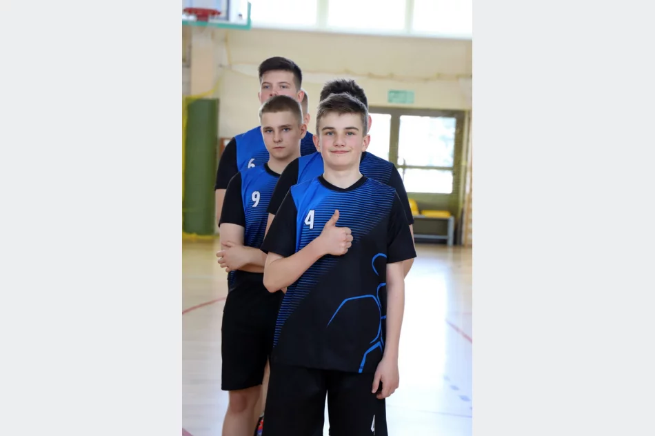 Chłopcy z Rupniowa Mistrzami Gminy Limanowa w Piłce Ręcznej Młodzieży - zdjęcie 12