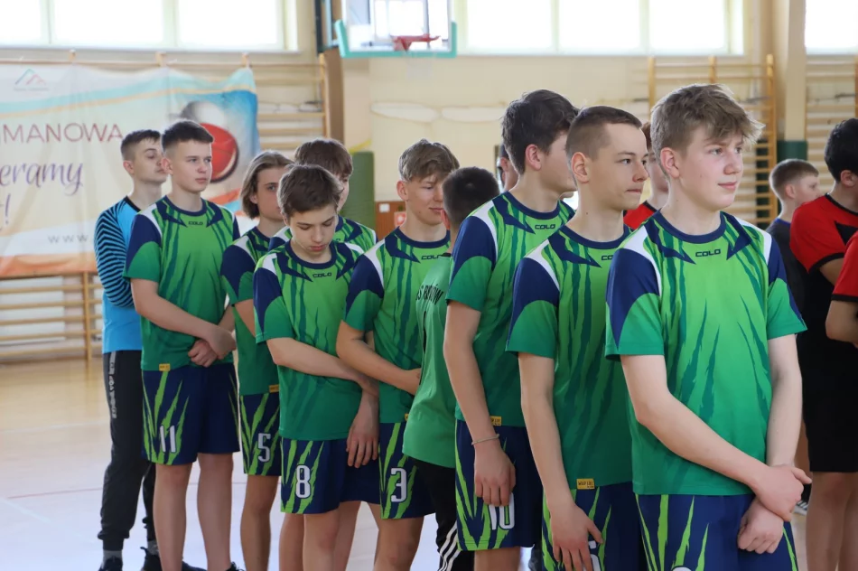 Chłopcy z Rupniowa Mistrzami Gminy Limanowa w Piłce Ręcznej Młodzieży - zdjęcie 17