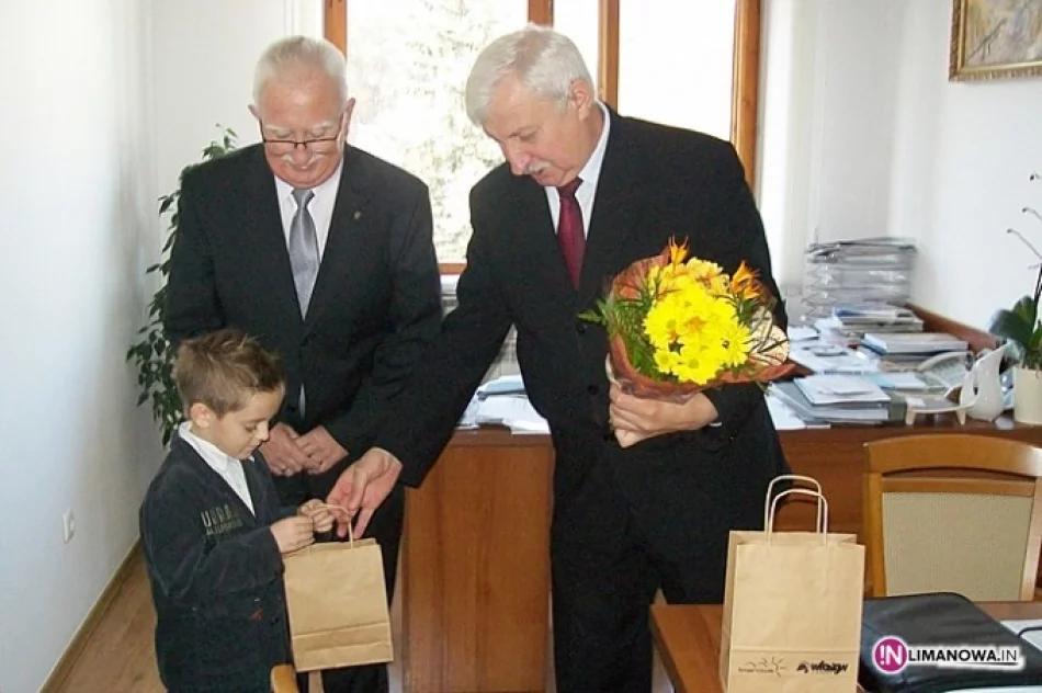 Dzieci dziękują za plac zabaw - zdjęcie 3