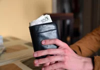 Mężczyzna pożyczył 800 zł, oddał już 41 tys. zł, do spłaty pozostało 102 tys. zł - zdjęcie główne