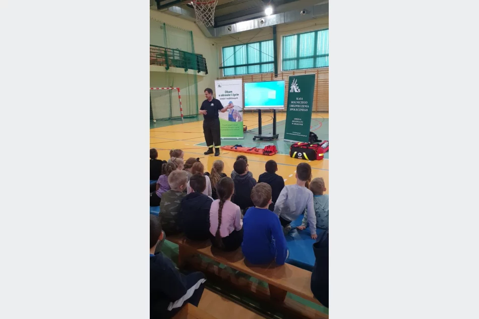 Spotkanie z pracownikami KRUS i strażakami z OSP w Limanowej . - zdjęcie 7