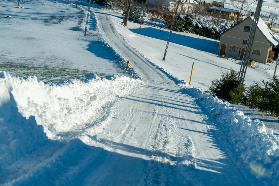 Zima w Beskidzie Wyspowym i Limanowej - 29 marca 2023 roku - zdjęcie 9