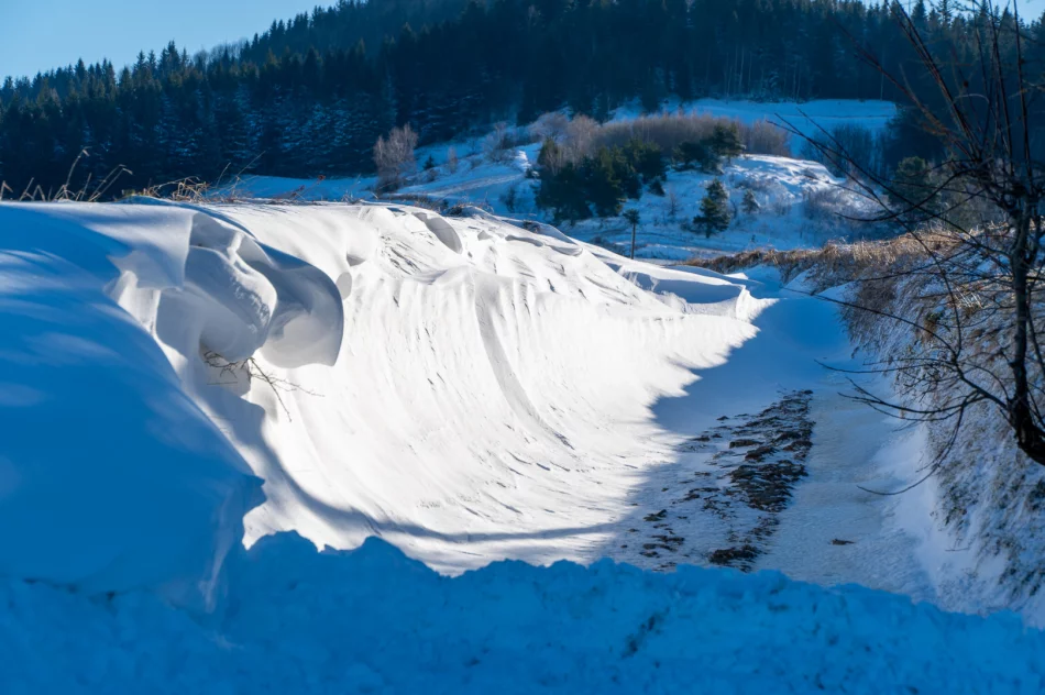 Zima w Beskidzie Wyspowym i Limanowej - 29 marca 2023 roku - zdjęcie 16