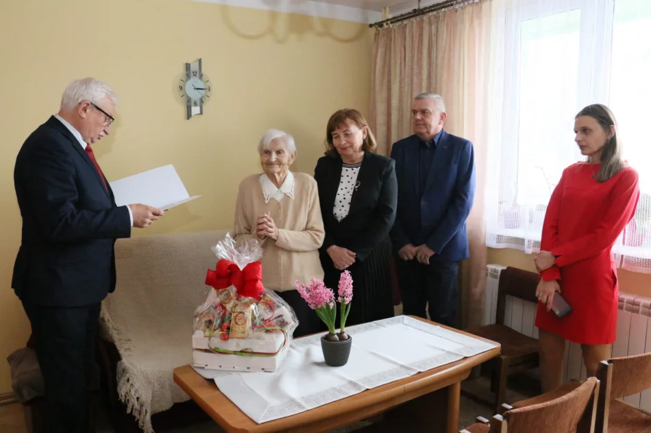 Mieszkanka Limanowej Janina Florek obchodziła setne urodziny!  - zdjęcie 10