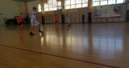 Chłopcy z Męciny wygrywają gminne eliminacje turnieju „ Z podwórka na stadion o Puchar Tymbarku” - zdjęcie 5