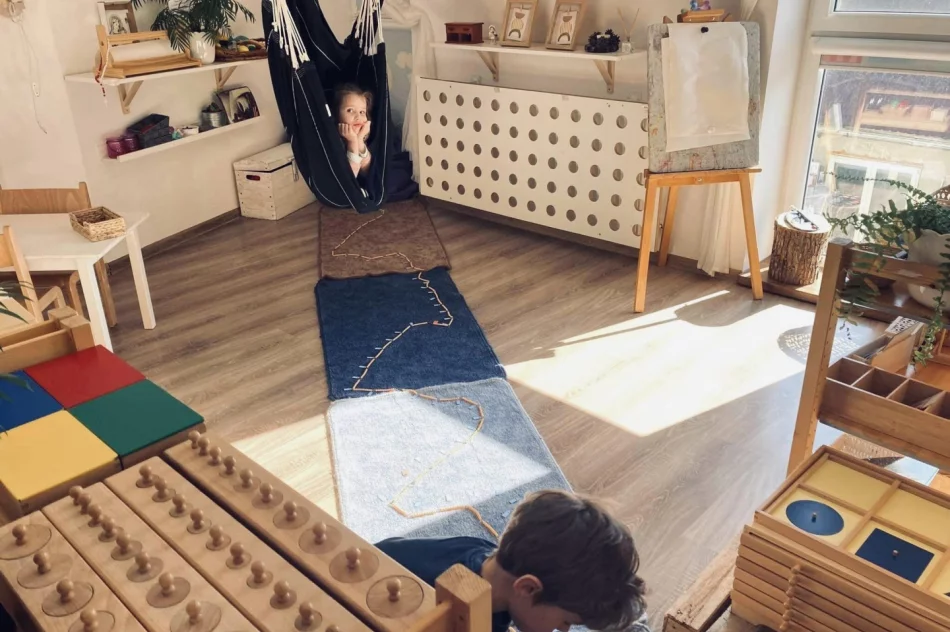 Przestrzeń na rozwój: Edukacja Montessori , jako szansa na wykorzystanie potencjału dzieci z diagnozą autyzmu - zdjęcie 15