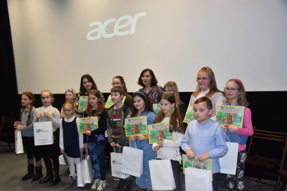 Pełne wrażeń i ekscytacji spotkanie promujące książkę „Bajka o niezwykłej wiewiórce Rudce” - zdjęcie 2