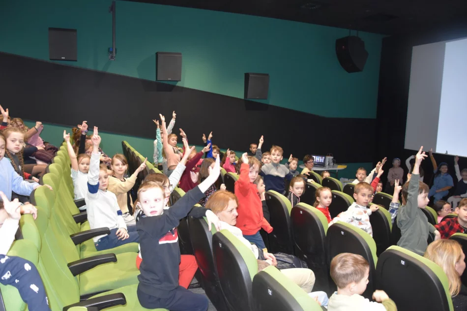 Pełne wrażeń i ekscytacji spotkanie promujące książkę „Bajka o niezwykłej wiewiórce Rudce” - zdjęcie 13