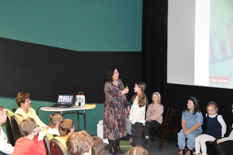 Pełne wrażeń i ekscytacji spotkanie promujące książkę „Bajka o niezwykłej wiewiórce Rudce” - zdjęcie 19