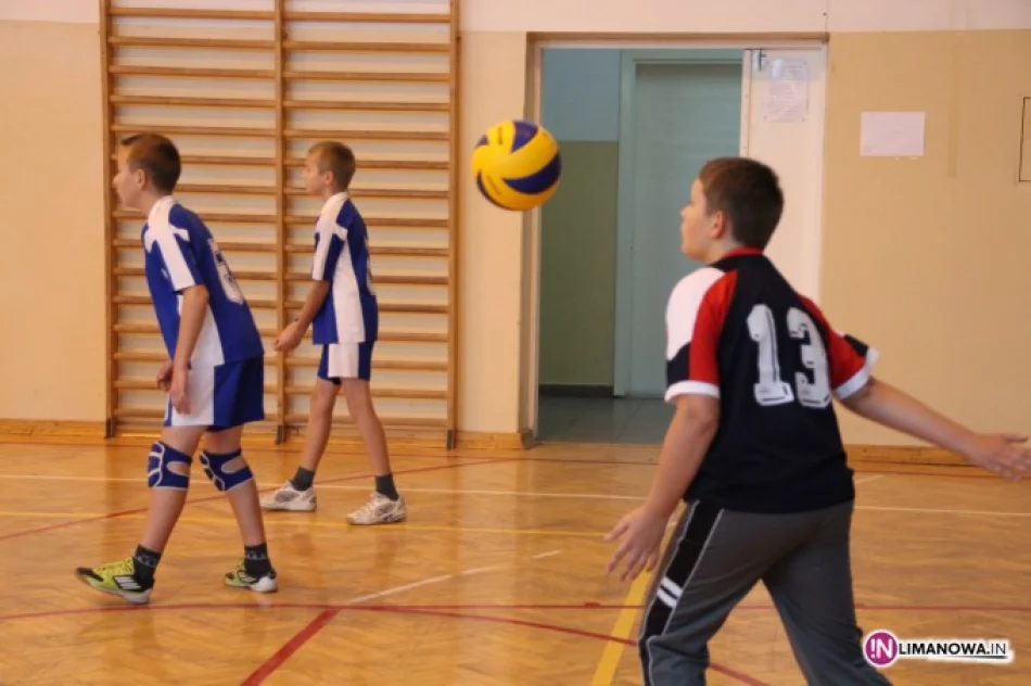 Chłopcy z Pisarzowej najlepsi w Mini Piłce Siatkowej - zdjęcie 2