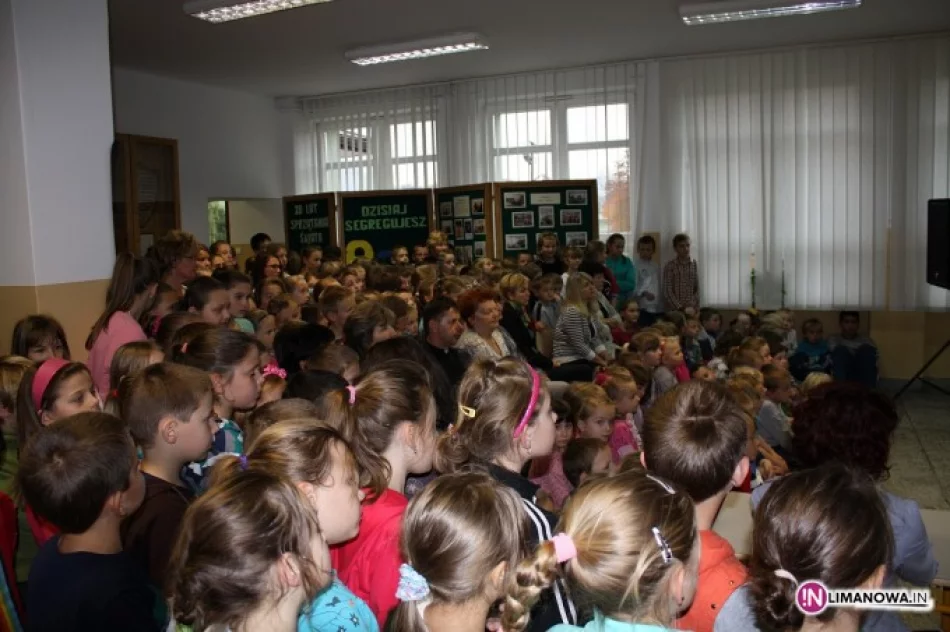 Obchody Dnia Papieskiego w Zespole Szkół w Męcinie - zdjęcie 2