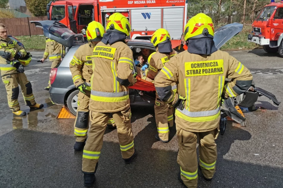 Wspólne ćwiczenia z ratownictwa technicznego  - zdjęcie 2