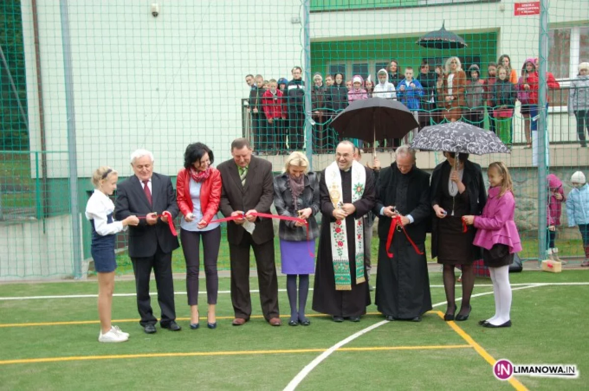 Sportowe boisko w Młynnem uroczyście otwarte!