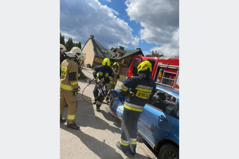 Wspólne ćwiczenia z ratownictwa technicznego  - zdjęcie 15