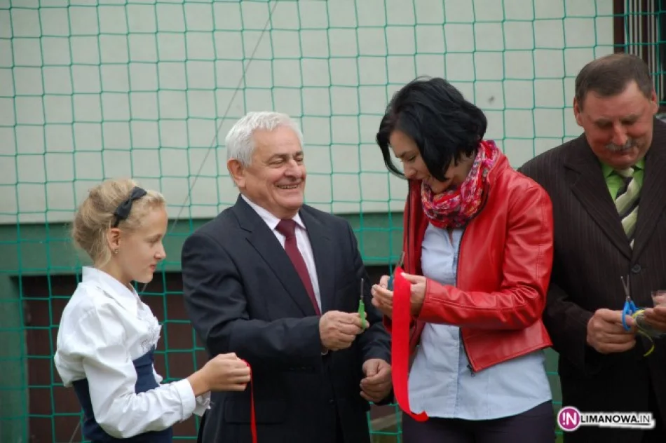 Sportowe boisko w Młynnem uroczyście otwarte! - zdjęcie 2