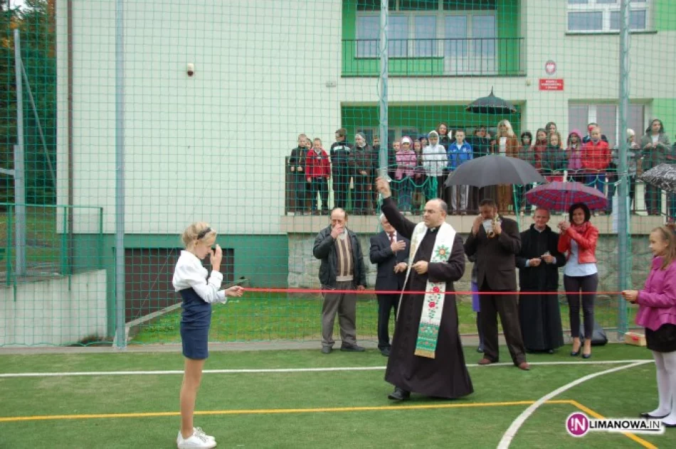 Sportowe boisko w Młynnem uroczyście otwarte! - zdjęcie 3