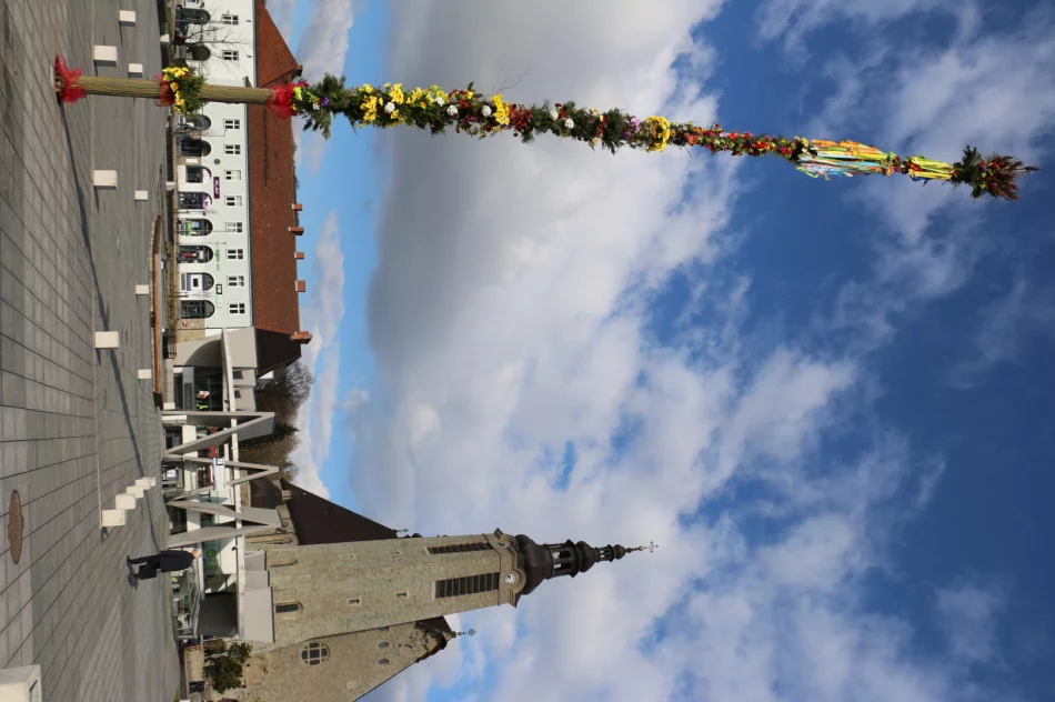 19-metrowa Palma Wielkanocna stanęła na limanowskim rynku - zdjęcie 12