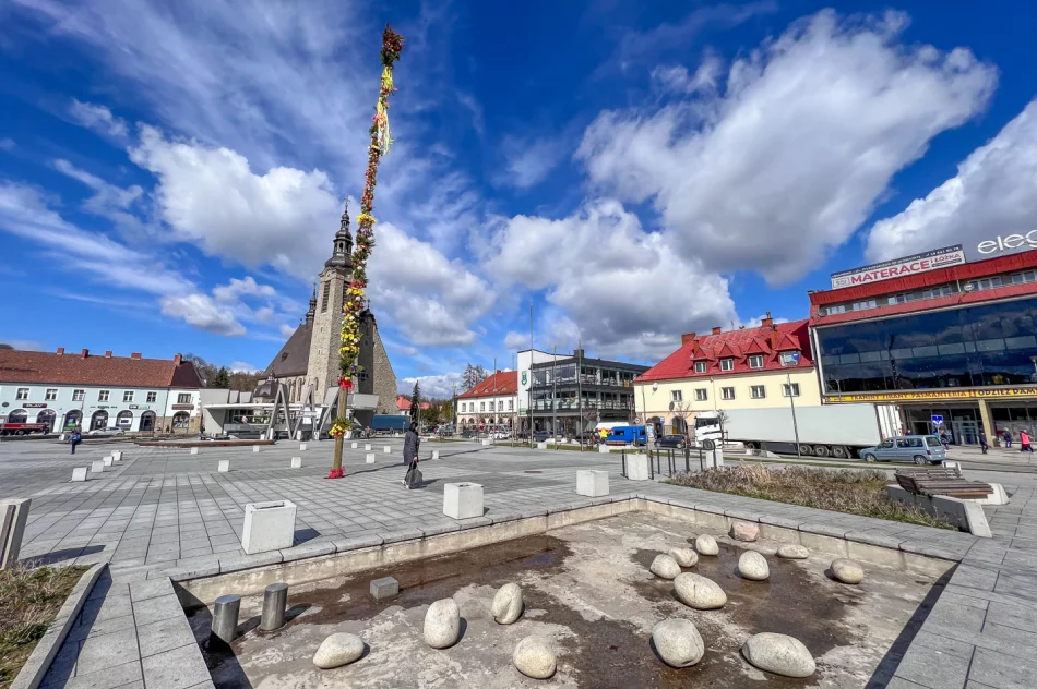 Palma już na Rynku w Limanowej. Od 21 lat tworzy je Pani Władysława Ślazyk - zdjęcie 16