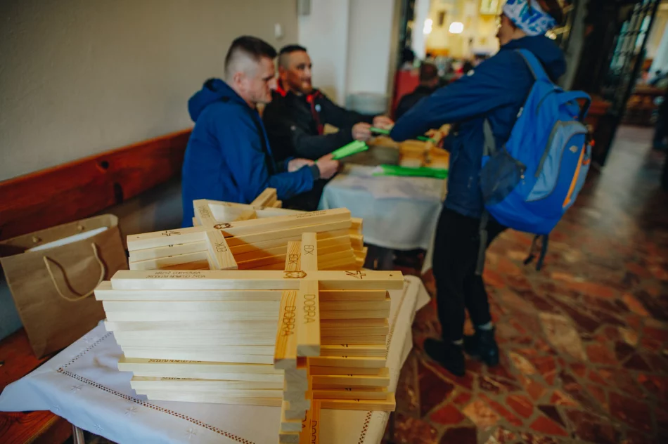 Ekstremalna Droga Krzyżowa z Dobrej 2023 zainaugurowana przez jej twórcę - zdjęcie 11