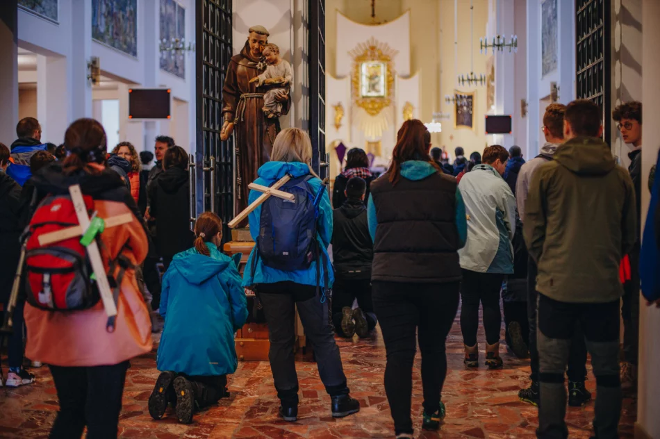 Ekstremalna Droga Krzyżowa z Dobrej 2023 zainaugurowana przez jej twórcę - zdjęcie 20