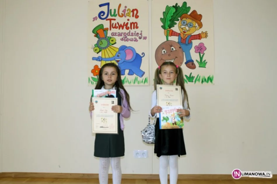 Finał konkursu recytatorskiego  w Gminnej Bibliotece Publicznej w Starej Wsi - zdjęcie 4