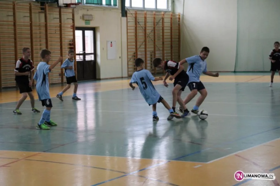 Pasierbiec najlepszy w Halowej Piłce Nożnej Chłopców - zdjęcie 3