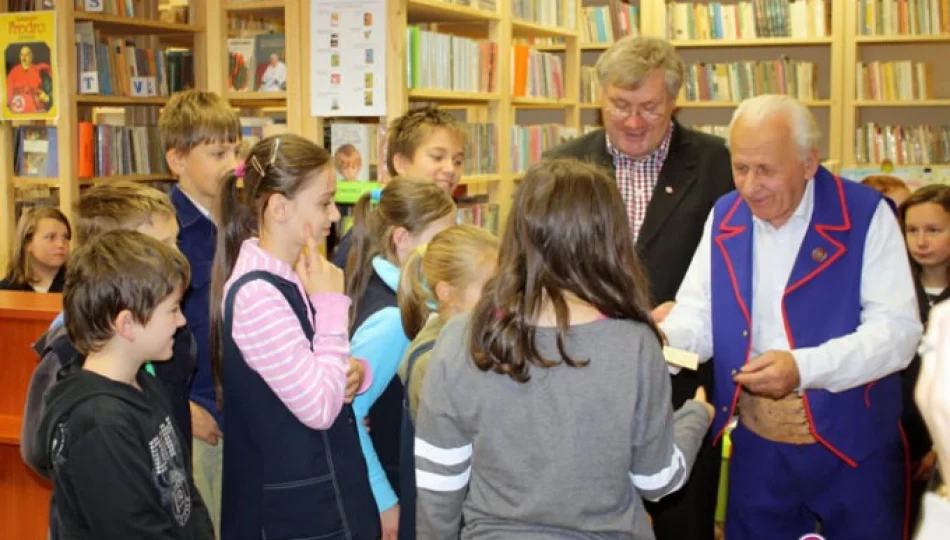 Integracyjne spotkanie w Gminnej Bibliotece Publicznej w Starej Wsi - zdjęcie 1