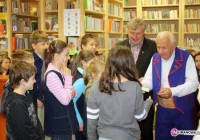 Integracyjne spotkanie w Gminnej Bibliotece Publicznej w Starej Wsi - zdjęcie główne