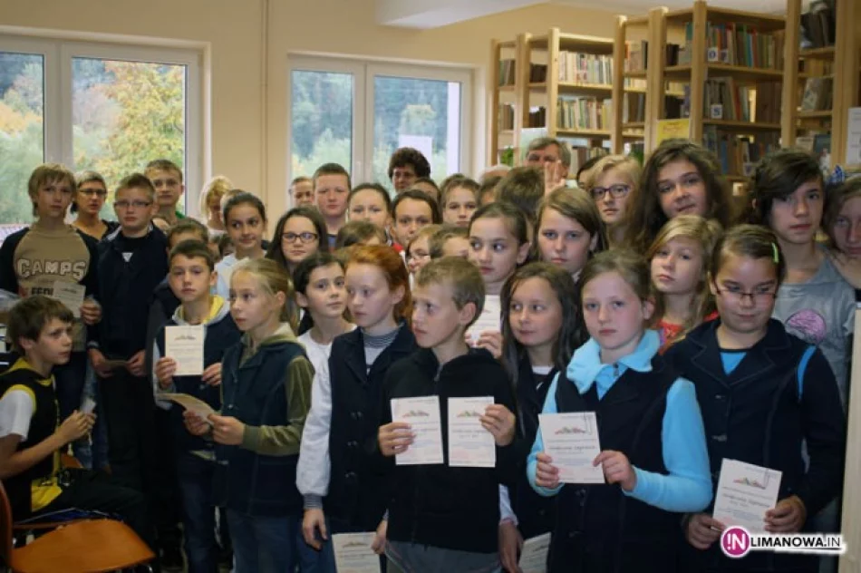 Integracyjne spotkanie w Gminnej Bibliotece Publicznej w Starej Wsi - zdjęcie 2