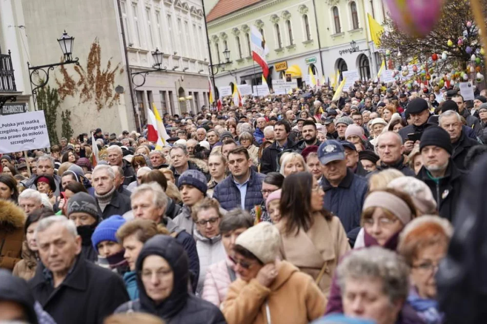 Tłumy na marszu w Tarnowie  - zdjęcie 2