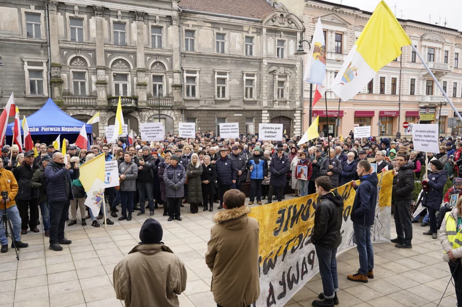 Tłumy na marszu w Tarnowie  - zdjęcie 3
