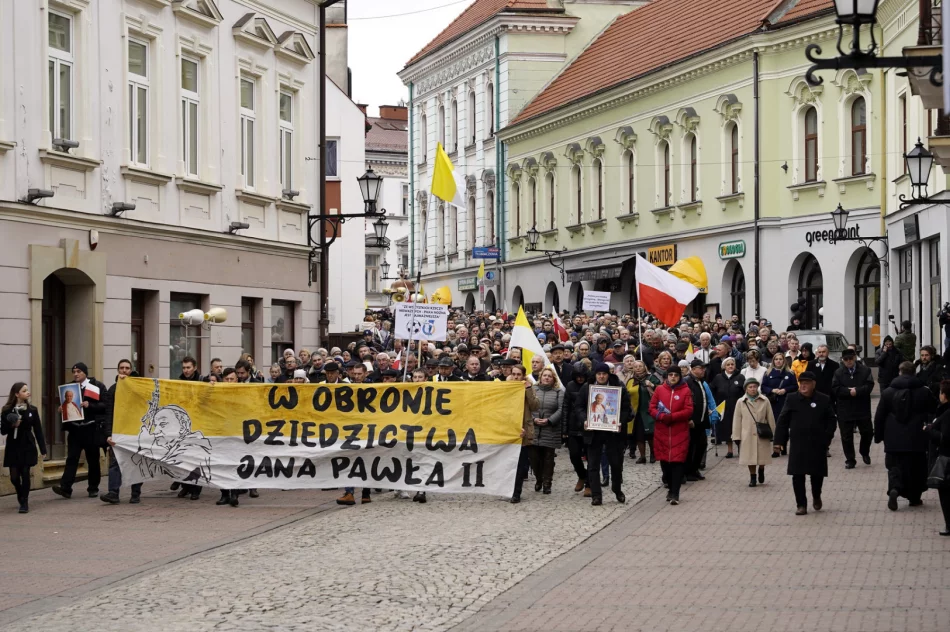 Tłumy na marszu w Tarnowie  - zdjęcie 4
