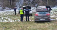 Rozbita przyczepa, porzucony Jeep i policyjne czynności - zdjęcie 5
