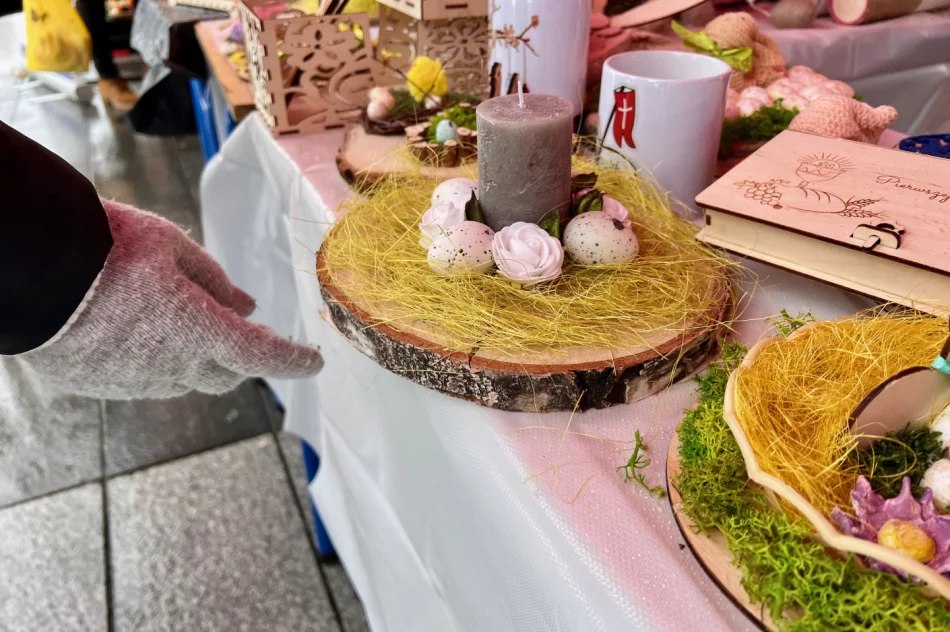 Kiermasz wielkanocny okraszony… śniegiem - zdjęcie 12